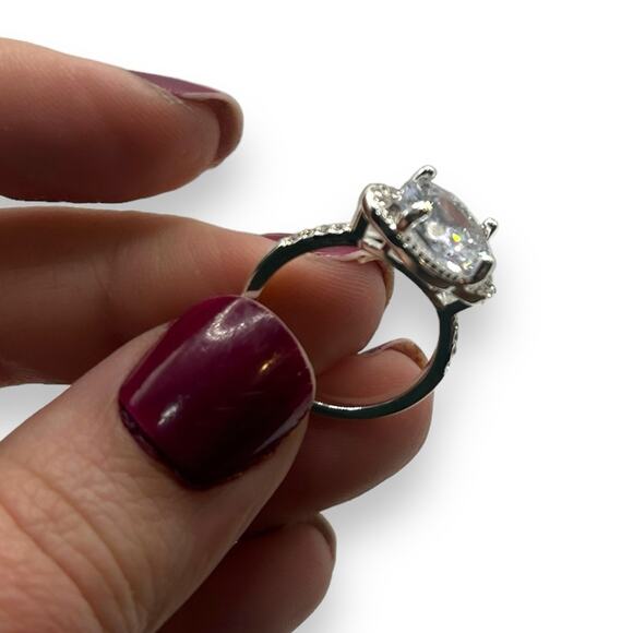 NEW Macy's Oval Crystal Ring Size 7 Silver Plated Pave Cubic Zirconia Engagement - Picture 8 of 10